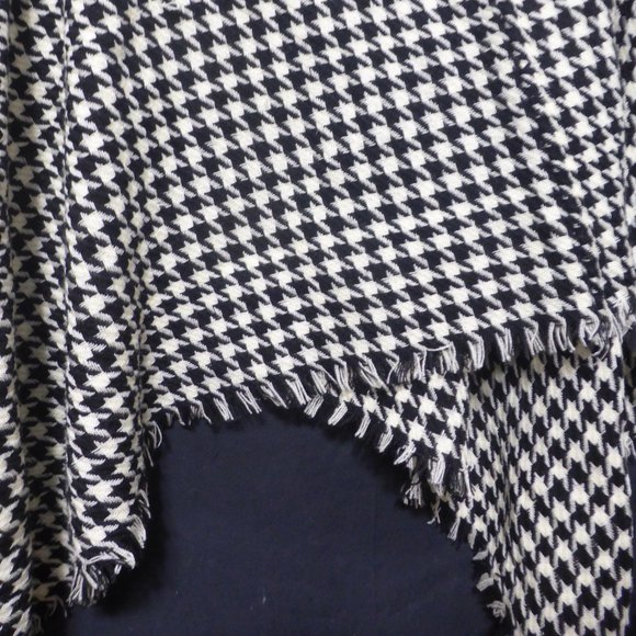 Poncho, one size, houndstooth pattern, frayed trim bottom, BNWOT - Picture 14 of 16